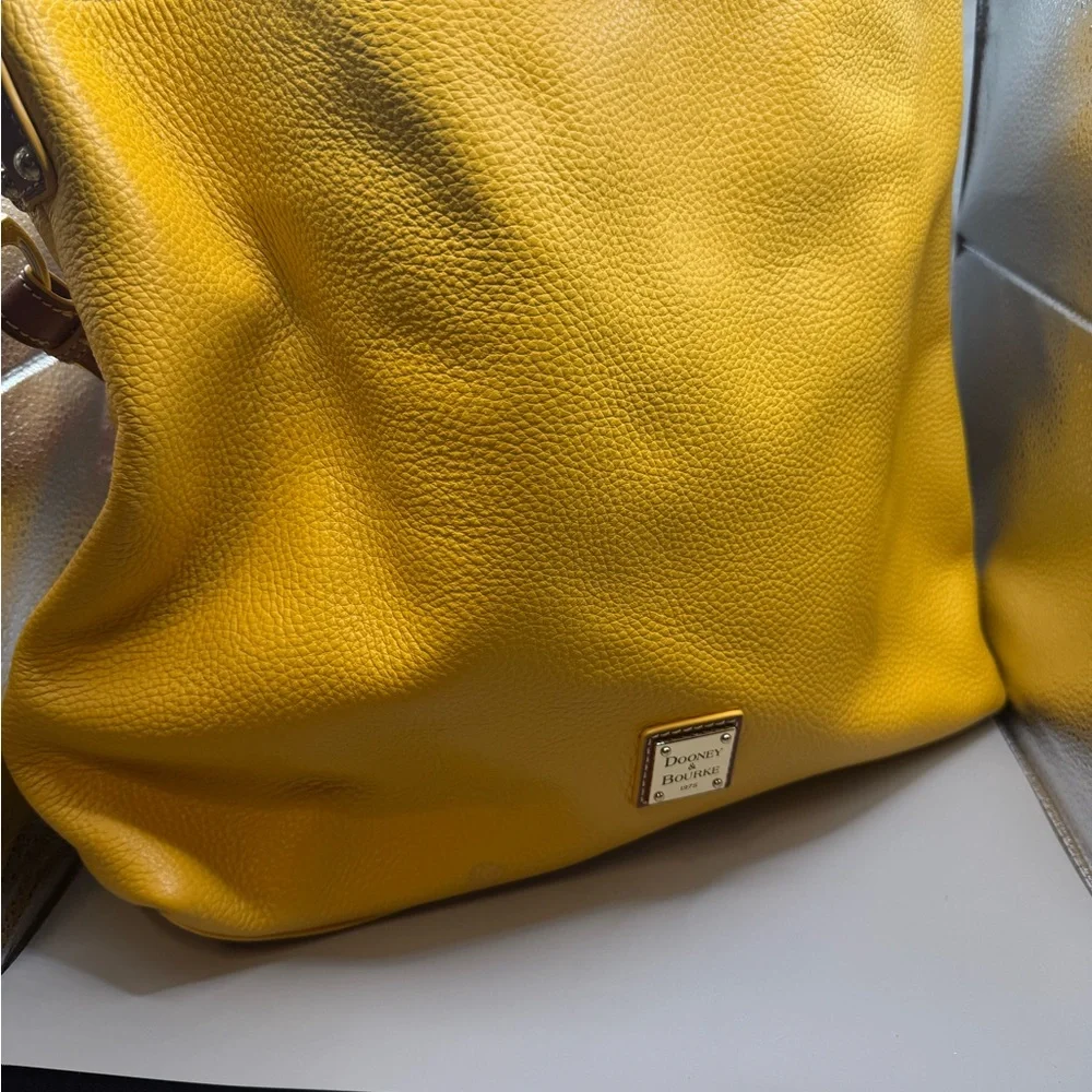 DOONEY & BOURKE EXTRA LARGE PEBBLE LEATHER COURTNEY SAC TOTE BAG